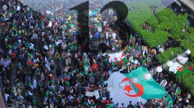 الجمعة 13 .. وحدة الجيش خط أحمر