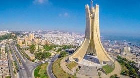 لا يُبنى الأمل بدعم أكياس الحليب