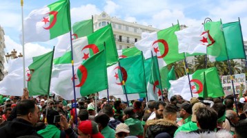 الجزائر فازت