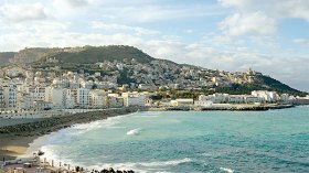 سياحة مُنهارة بسبب ابتسامة؟!