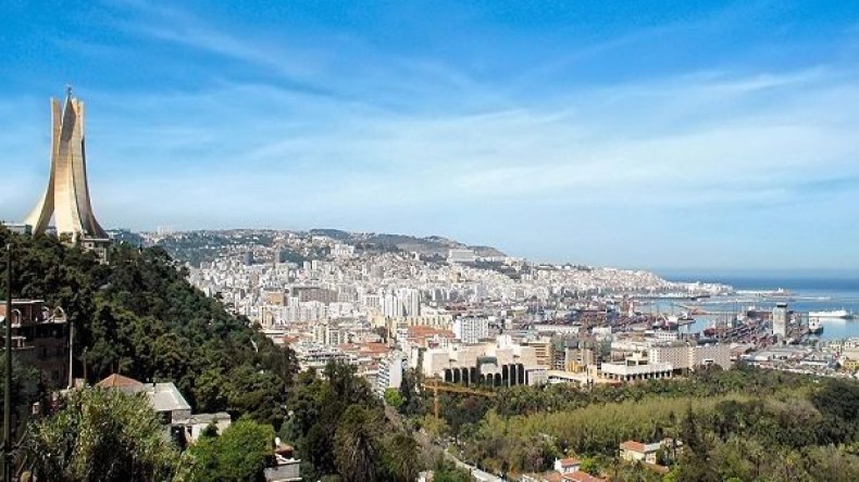 كيف يرانا العالم؟ وكيف نقدّم أنفسنا له؟