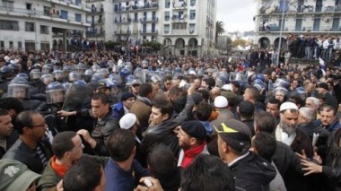 Alger : blocage musclé d'une manifestation d'agents de l'éducation