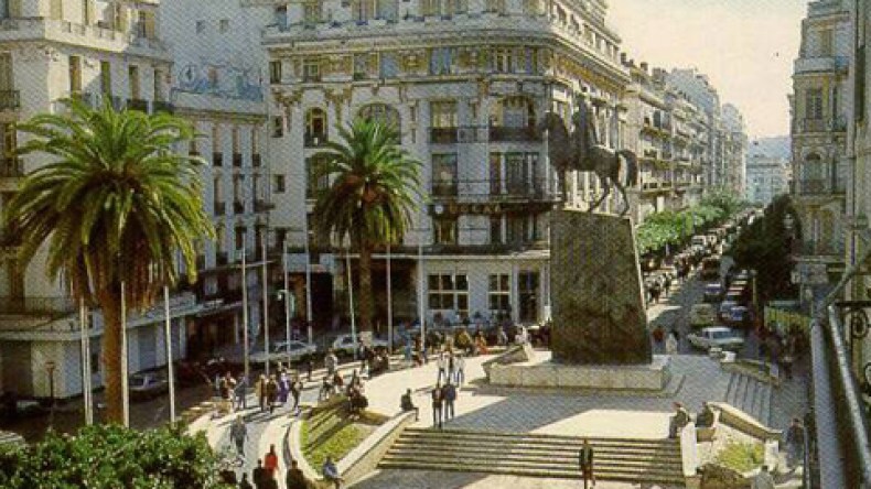 مهاجرون‭ ‬وفرنسيون‭ ‬فقراء‭ ‬يغزون‭ ‬الأسواق‭ ‬الشعبية‭ ‬في‭ ‬الجزائر