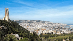 سنغافورة.. وعلك الجزائر!