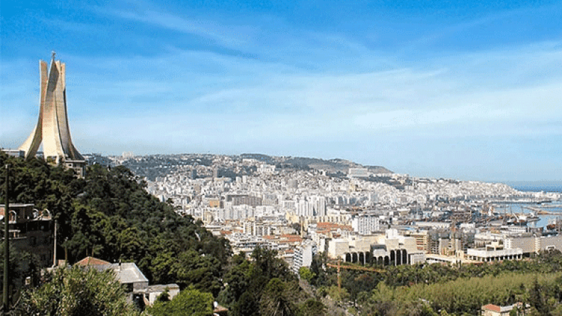 سنغافورة.. وعلك الجزائر!