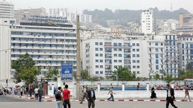 نظام مداومة بالمؤسسات وإخراج الوزارات إلى جوانب العاصمة