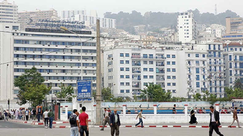 نظام مداومة بالمؤسسات وإخراج الوزارات إلى جوانب العاصمة