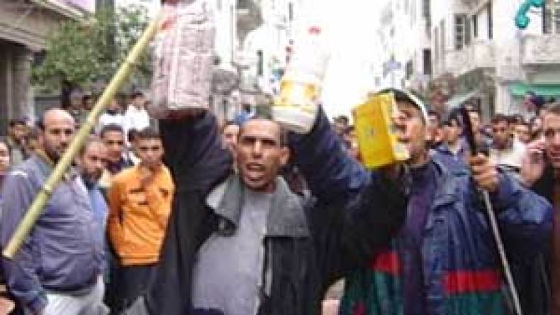 المكفوفون يحتجون ويطالبون الرئيس بوتفليقة بالتدخل