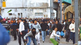 خبراء يقترحون حلولا للخروج من حالة الاحتقان دون “بلطجية”