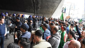 “منبر النخبة” يدعو الجيش إلى حماية الحراك الشعبي