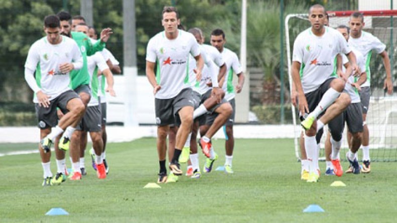 Algérie-Burkina Faso: 20 joueurs des Verts déjà à Sidi Moussa