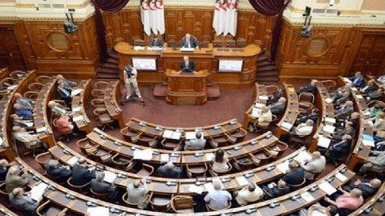 برلمان تصريف أعمال لحكومة أرباب المال