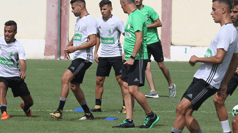 ألكاراز يستدعي 23 لاعبا لِمواجهة الكاميرون