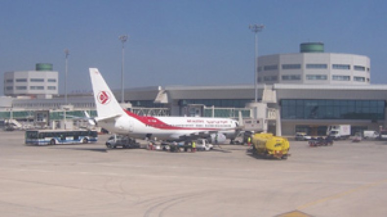 أجهزة الأمن تشدد المراقبة على الرحلات الجوية المتوجهة نحو الخارج