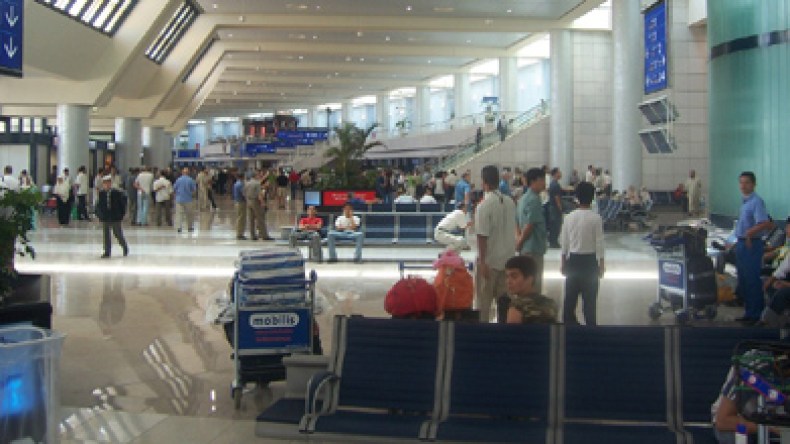 خط أخضر لتسهيل عودة المهاجرين الراغبين في قضاء عطلتهم بالجزائر