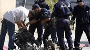 Terrorism: Three soldiers killed by a roadside bomb  east of Algiers