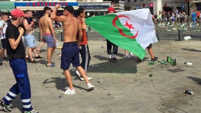 الجزائريون يدافعون عن مرسيليا لـ”المرة الثانية” من “بطش” الإنجليز