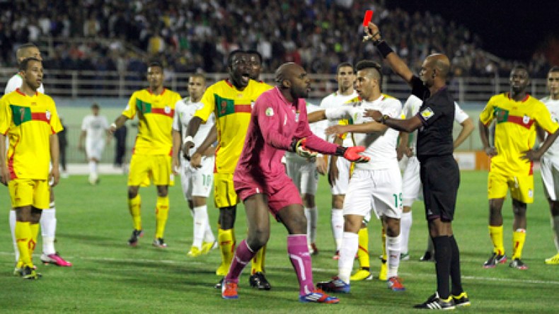 الفيفا تحذّر الاتحاد البينيني بشأن سلامة وفد “الخضر”