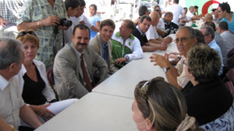 قدماء “الخضر” يحظون باستقبال الأبطال في كندا