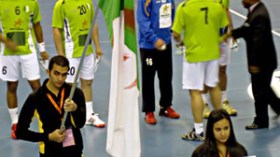 الشروق تتنازل عن شارتها حفاظا على أمن اللاعبين الجزائريين في القاهرة