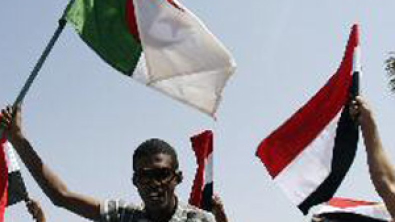 الأفراح تعم البيوت الجزائرية بعد سقوط دكاكين الفتنة