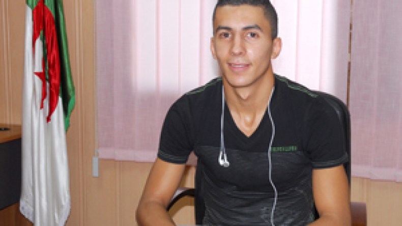 “أنتظر التفاتة من بن شيخة.. وحلمي اللعب لمنتخب بلادي الأول”