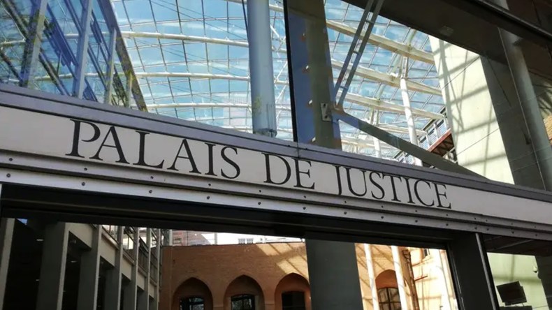 France: Cinq sans-papiers algériens interdits du territoire français