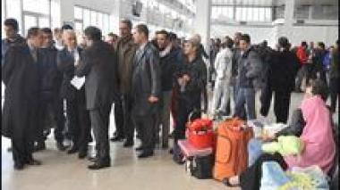 Hundreds of Algerian nationals flee Libya chaos