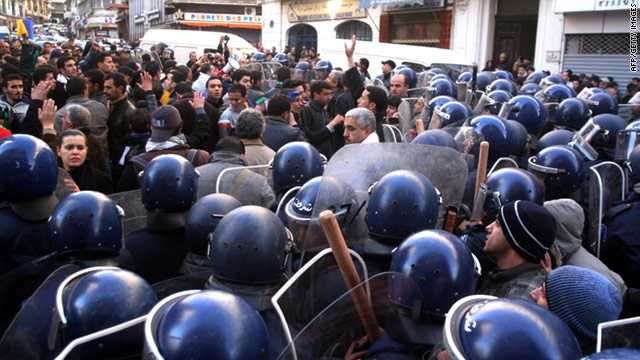 Over 8000 Pharmacists protest in Algiers