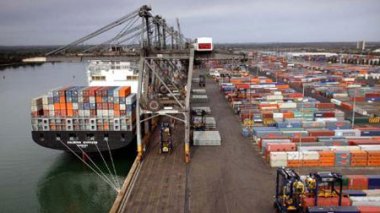 La balance commerciale de l’Algérie largement excédentaire au 1er semestre 2012