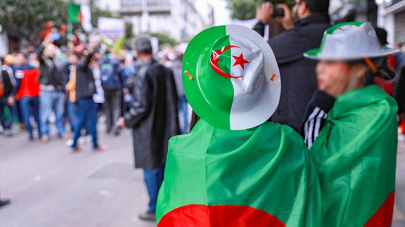 1000 راية بشعار “5 أفريل يتناحو قاع”