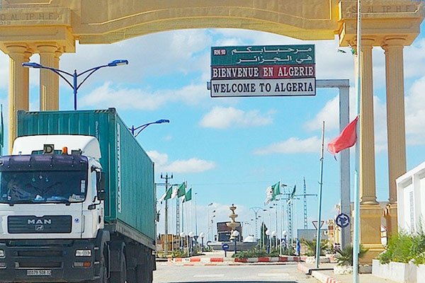 L’Algérie impose une taxe de 20 euros aux véhicules tunisiens