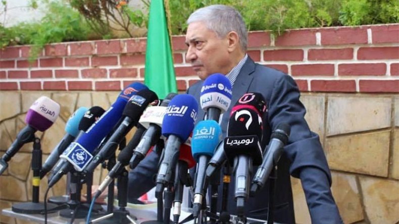 بن فليس: سأزاوج بين النظامين شبه البرلماني وشبه الرئاسي