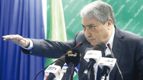 القوى غير الدستورية هي تلك التي تستخدم خاتم الرئاسة والمال العام