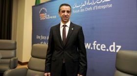 حداد‮: ‬هذه القصة الكاملة لطريق الأخضرية وشركات عمومية‮ ‬غشت في‮ ‬المشروع