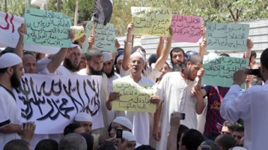 Les Algériens condamnent le génocide en Égypte