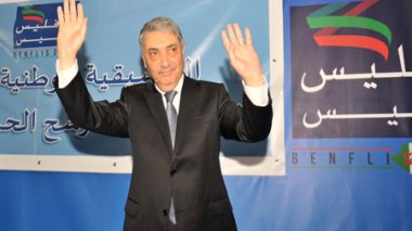 Des militants FLN annoncent leur soutien à Benflis