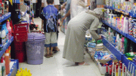 المستوردون‮ ‬يغرقون‮ ‬السوق‮ ‬بـ‮ ‬450‭ ‬حاوية‮ ‬من‮ ‬المواد‮ ‬الغذائية‮ ‬في‮ ‬أقل‮ ‬من‮ ‬أسبوع‮ ‬