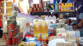 بارونات‭ ‬تخزن‭ ‬المواد‭ ‬الغذائية‭ ‬ذات‭ ‬الاستهلاك‭ ‬الواسع‭ ‬لإلهاب‭ ‬الأسعار