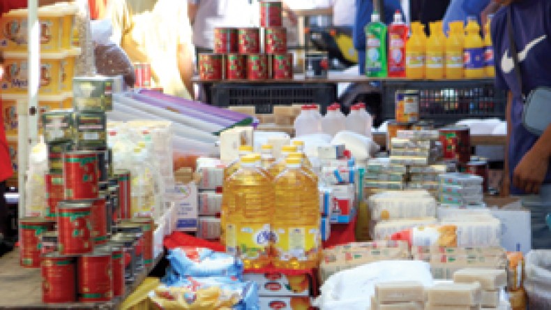 بارونات‭ ‬تخزن‭ ‬المواد‭ ‬الغذائية‭ ‬ذات‭ ‬الاستهلاك‭ ‬الواسع‭ ‬لإلهاب‭ ‬الأسعار