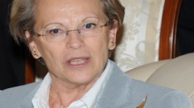 أليو‭ ‬ماري‭ ‬الديغولية‭ ‬في‭ ‬مهمة‭ ‬تفكيك‭ ‬الألغام‭ ‬التي‭ ‬زرعها‭ ‬اليمين