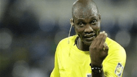 طاقم تحكيم كاميروني لإدارة لقاء الجزائر ومالي