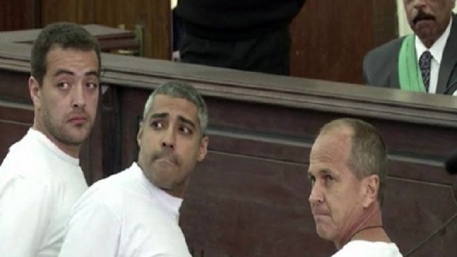 محامو صحافييْن من “الجزيرة” يتخلون عن الدفاع عنهما بسبب “إهانة” مصر