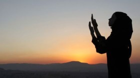 الفتاة التي طلبت الزواج بالاستغفار