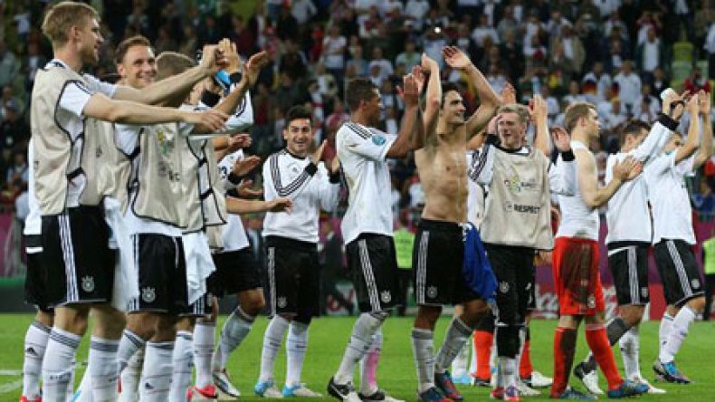 إيطاليا لم تهزم ألمانيا في اليورو وأقصيت بسببها في دورة 1996