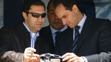 Égypte : les fils Moubarak interrogés