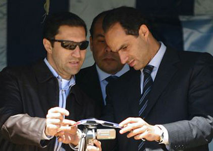 Égypte : les fils Moubarak interrogés
