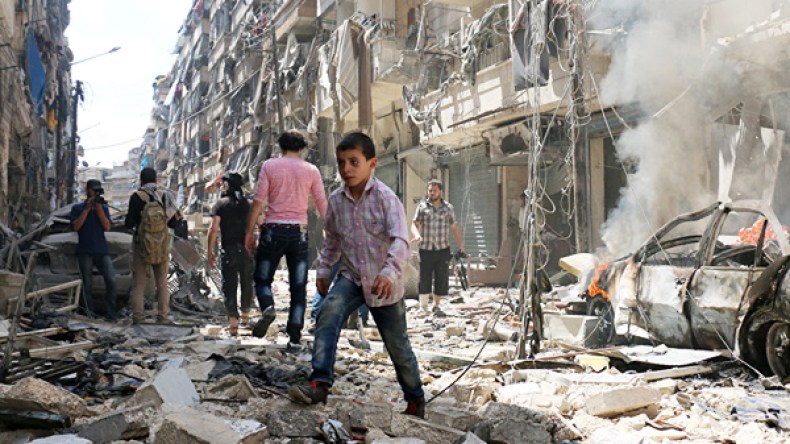 فنانون وإعلاميون يشجبون الدمار في سوريا ويبكون “حلب” !!