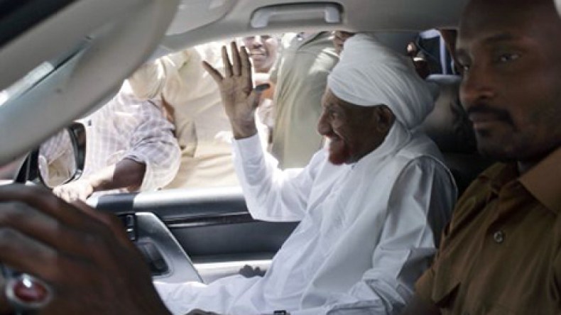 الخرطوم تعتقل الصادق المهدي وحزبه يعلق الحوار مع البشير