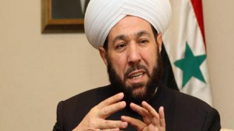 بن صالح يستعرض مع مفتي سوريا مخاطر التطرف الديني